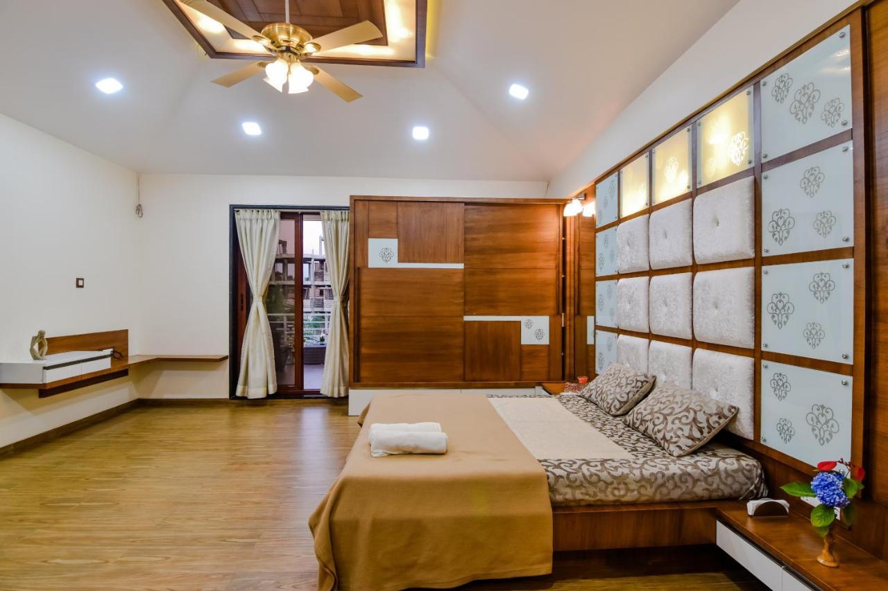 Lifeline Villas - Luxurious Taraangan 4 Mountain View Villa With Biggest Pool And Huge Open Area Лонавала Экстерьер фото