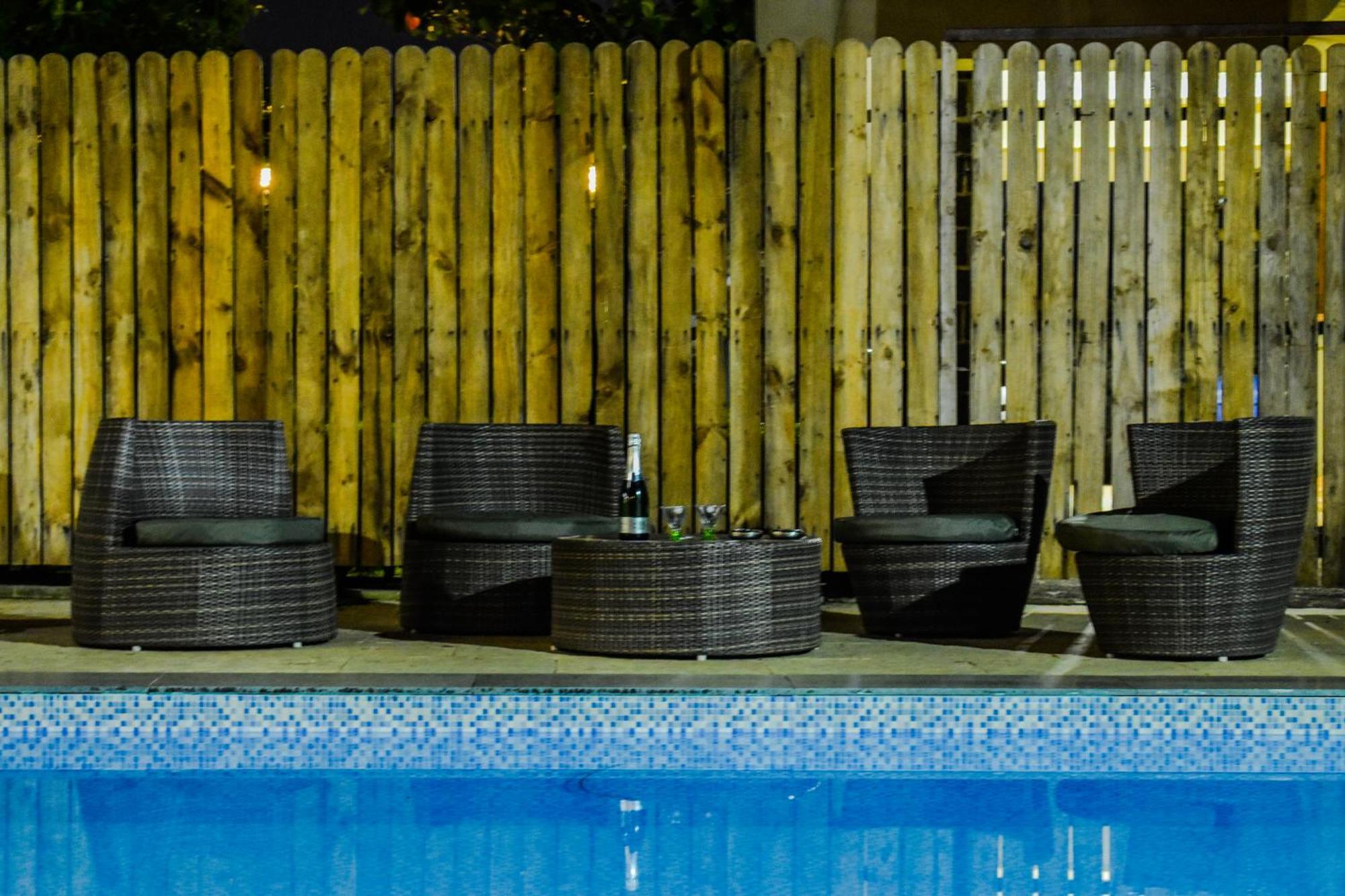 Lifeline Villas - Luxurious Taraangan 4 Mountain View Villa With Biggest Pool And Huge Open Area Лонавала Экстерьер фото